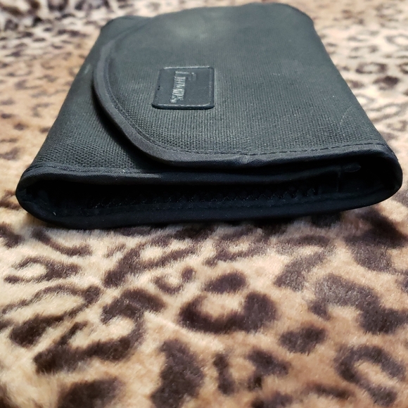 Travel trifold pouch - Picture 3 of 3